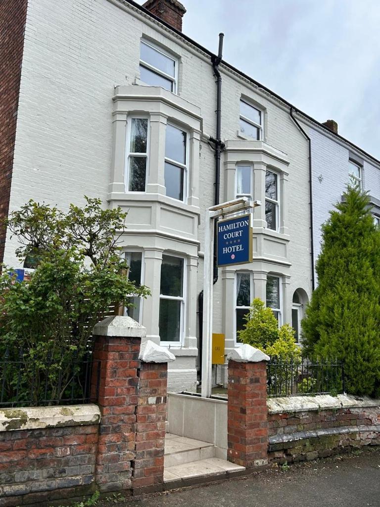 Hamilton Court Hotel Hoole Честер Экстерьер фото