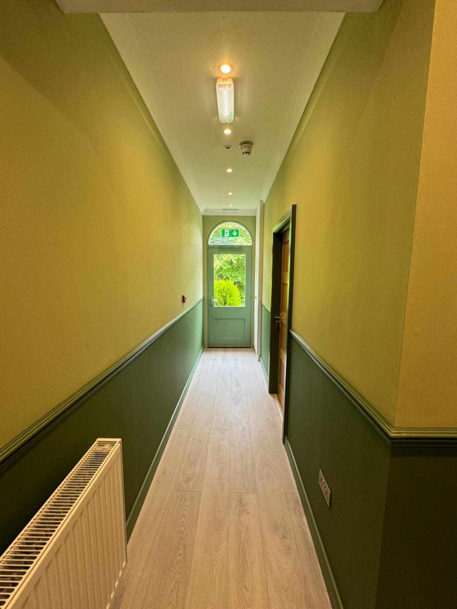 Hamilton Court Hotel Hoole Честер Экстерьер фото