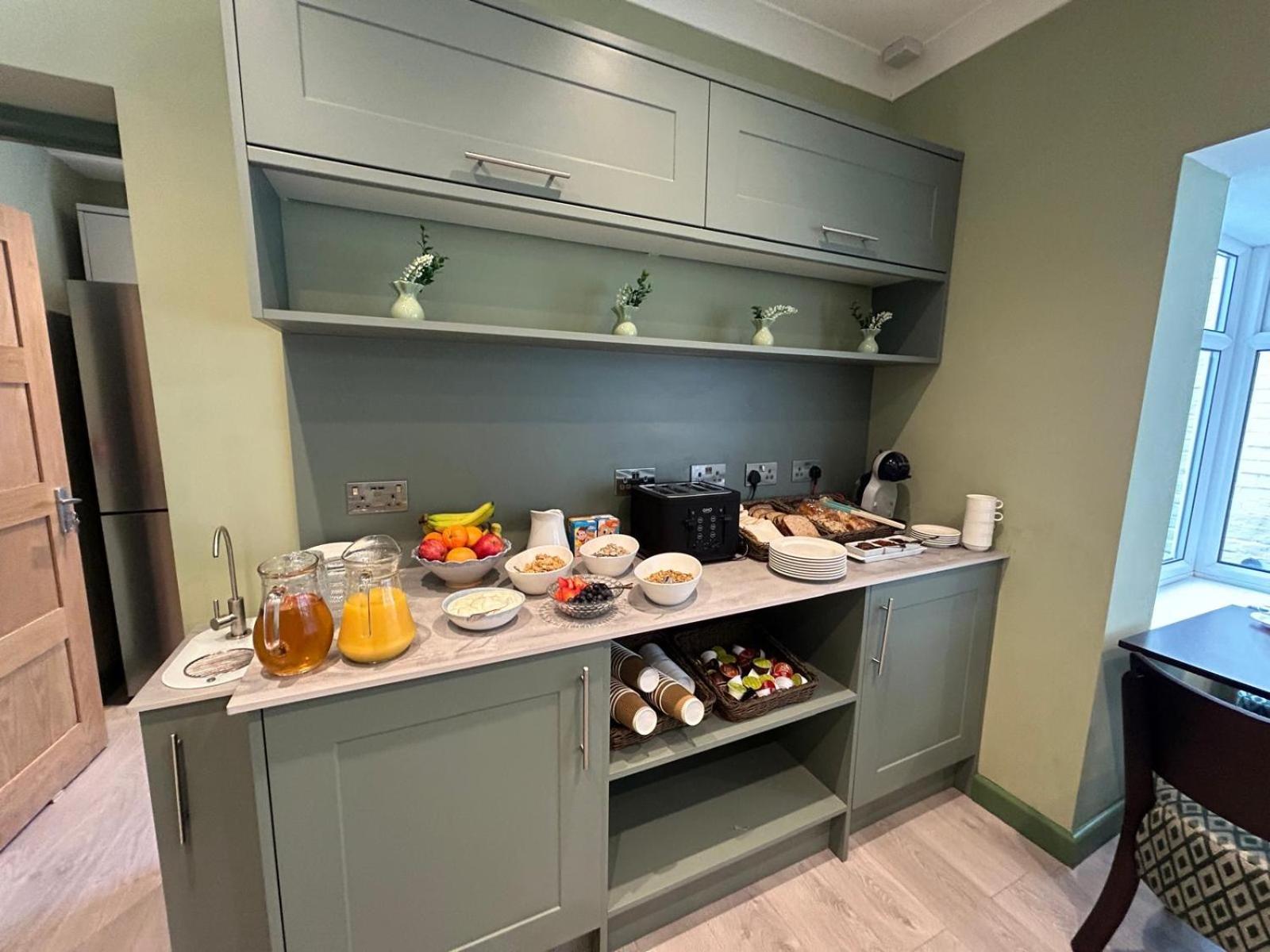 Hamilton Court Hotel Hoole Честер Экстерьер фото
