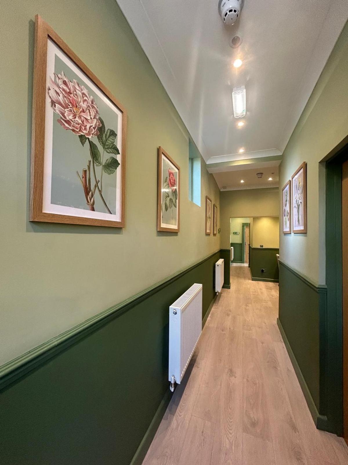 Hamilton Court Hotel Hoole Честер Экстерьер фото