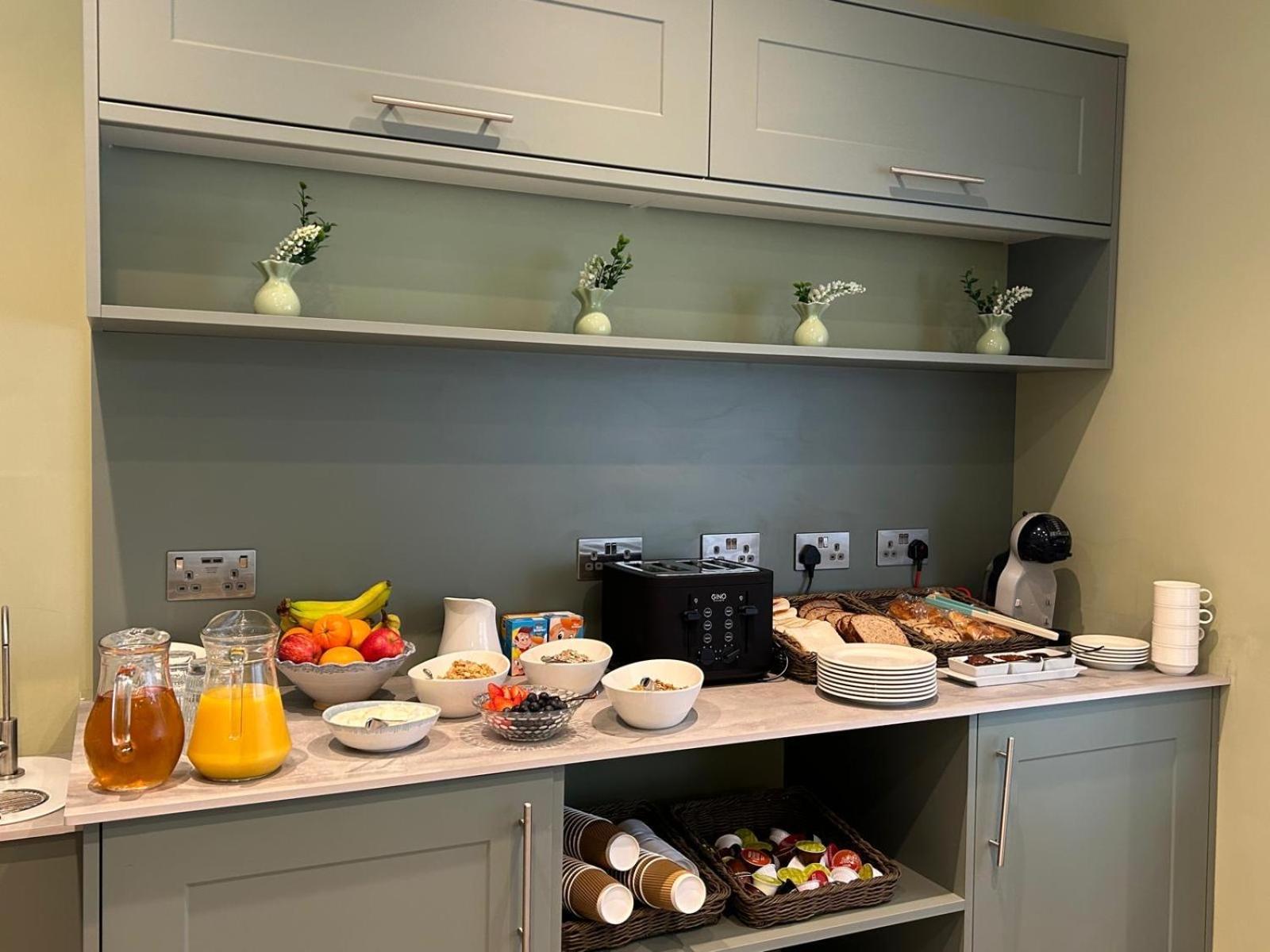 Hamilton Court Hotel Hoole Честер Экстерьер фото